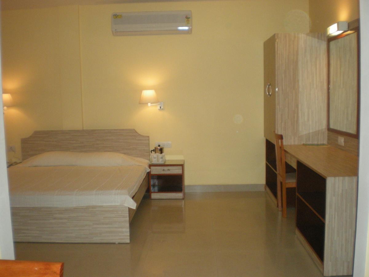 Hotel Rajawas Dibrugarh Zewnętrze zdjęcie