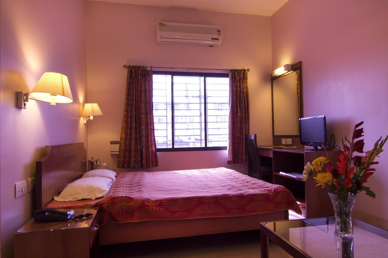 Hotel Rajawas Dibrugarh Zewnętrze zdjęcie
